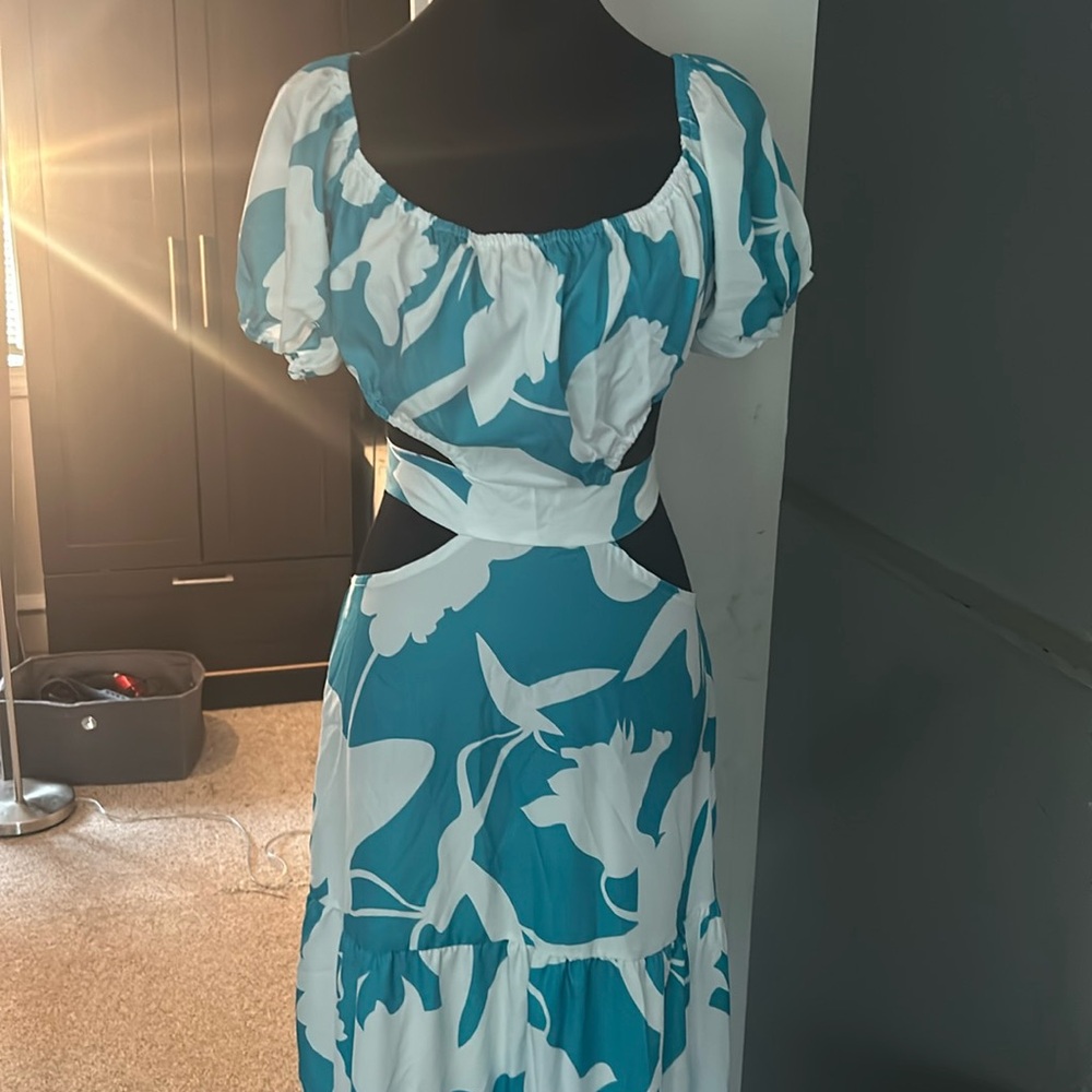 Step into Elegance with Our Turquoise Floral Midi Dress (new never worn)